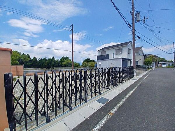 琵琶湖が近く閑静な住宅街で落ち着いた雰囲気です