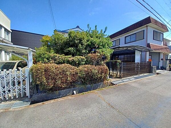 広々とした間口で駐車もラクラク♪自由度の高い敷地レイアウトが可能です。