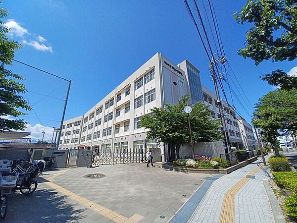 守山市立守山小学校 1270m