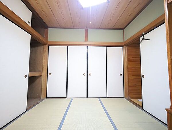 寝室にも客間にもできる1階和室です。