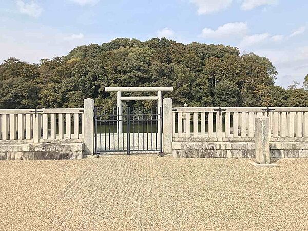近くの垂仁天皇陵