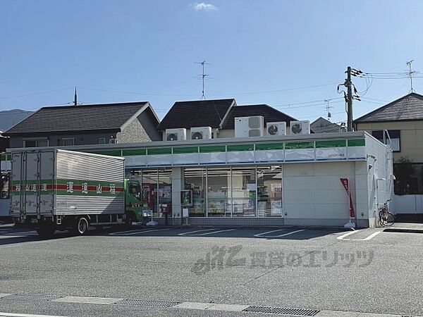 画像24:ファミリーマート山の辺の道店まで700メートル