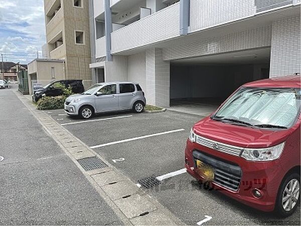 画像19:駐車場