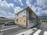 近鉄御所駅より徒歩10分 築19年1ヶ月 2階建の賃貸物件
