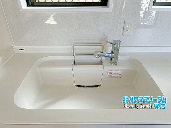 奥行きの深いシンクですので、洗い物もラクラク♪