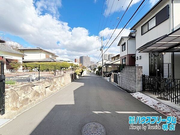 前道広々約6ｍ。駐車もラクラク♪