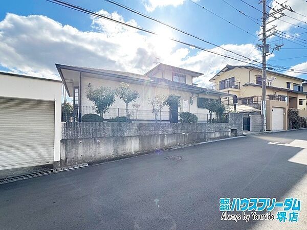明るい光と心地良い風が入り込む現地です♪