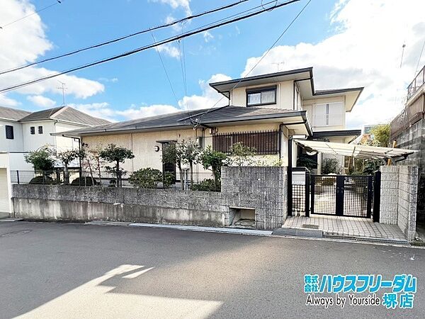 小・中学校徒歩圏内で小さなお子様も安心！