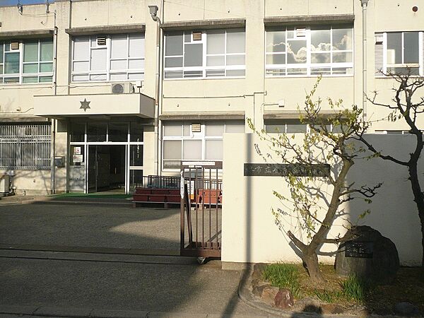 登美丘中学校
