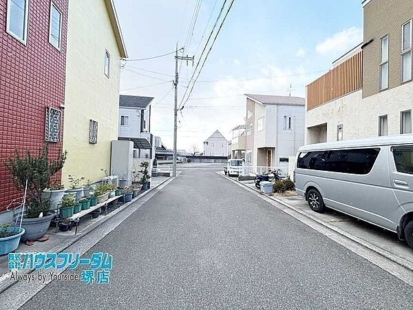 角地で日当たりと風通しが良好です！