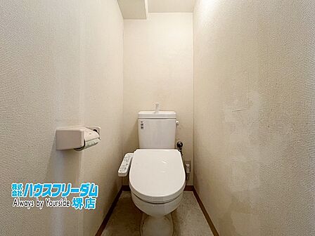 白を基調とした清潔な印象のトイレです!