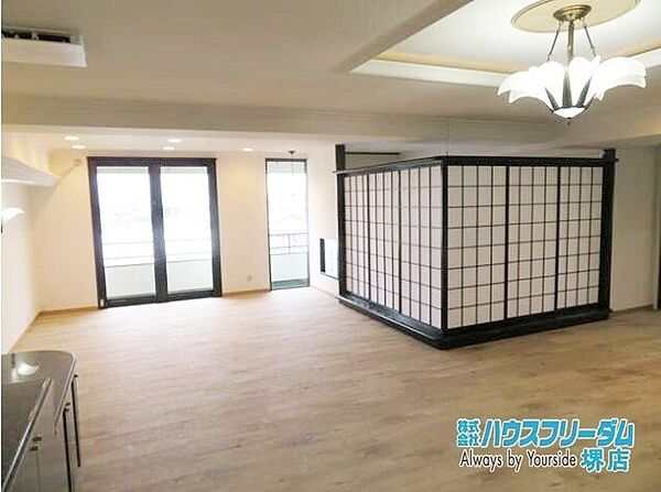 大きくとった窓から明るい光が入ります！