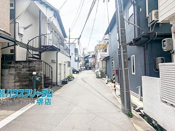 前面道路は6メートル以上ございます♪