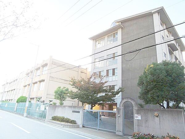 月州中学校
