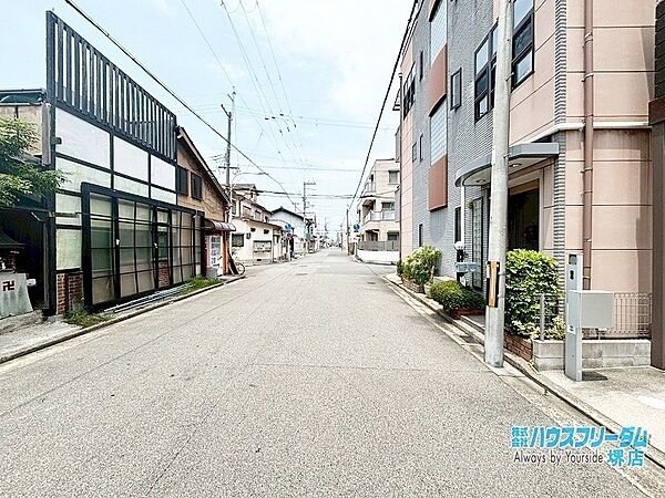前道広々7ｍ。駐車もラクラク♪
