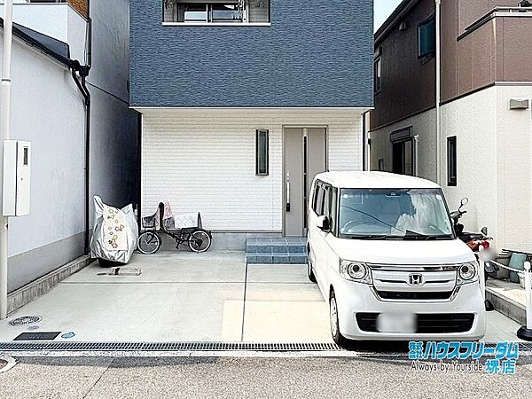 駐車スペースが2台分ございます！ （車種による）
