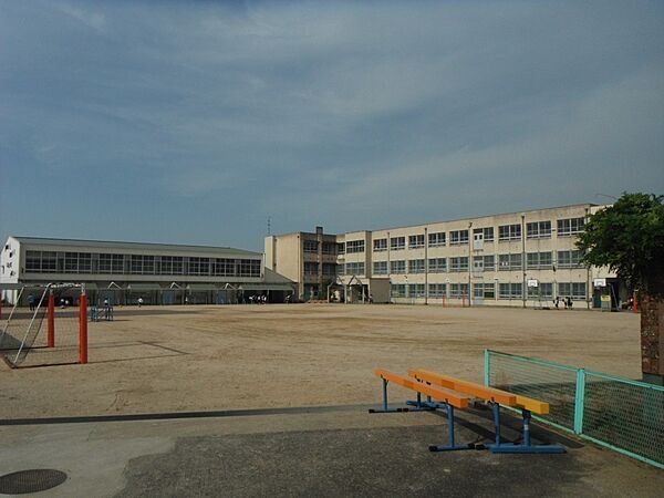 西陶器小学校