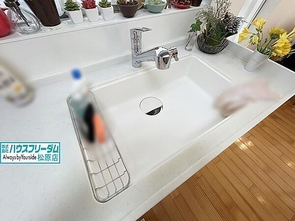 使い勝手の良いワイドサイズのシンク♪