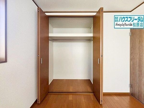収納たっぷりございますのでお部屋を広く使えます。