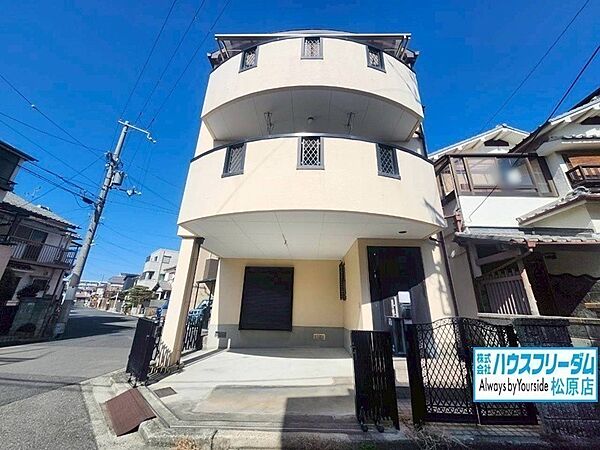 外観：327002179026