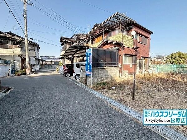 三宅小学校まで徒歩8分♪
