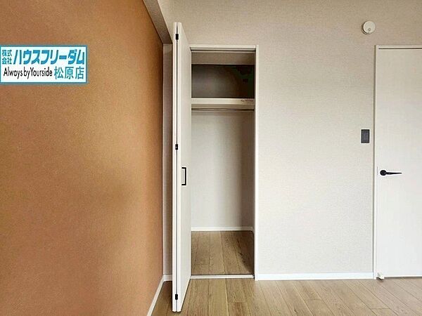 収納たっぷりございますのでお部屋を広く使えます