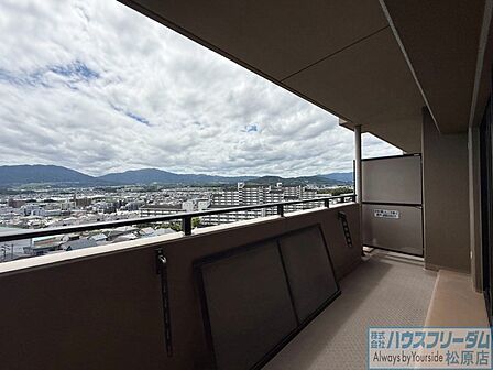 屋根付きで急な雨でも安心です。