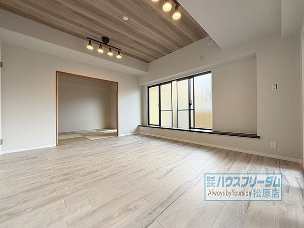家族の一体感を感じられる広々スペース♪