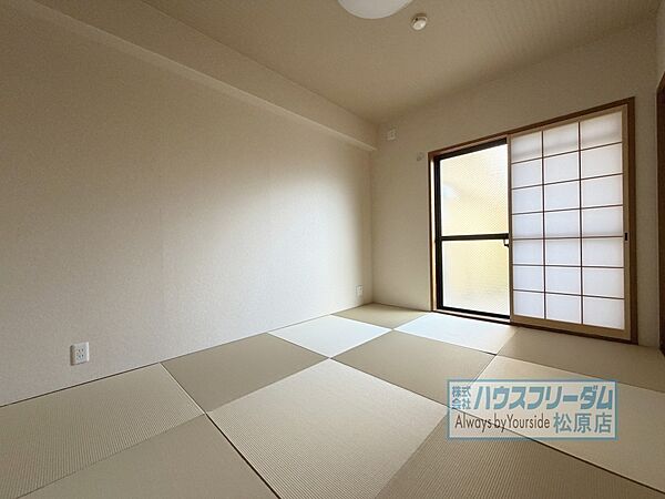 6帖の和室はこちら♪