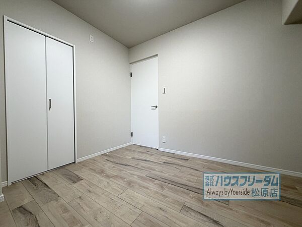 シンプルな内装で、家具もレイアウトしやすいです！