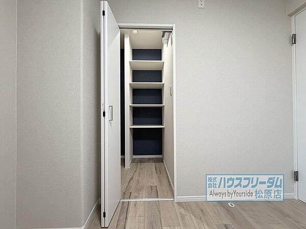 かさばる冬物などの収納にも困りません♪