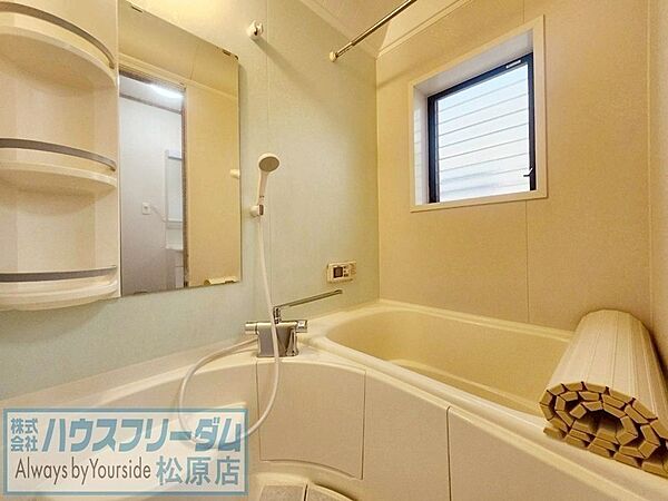 窓があるので入浴後にはしっかりと換気が出来ます！