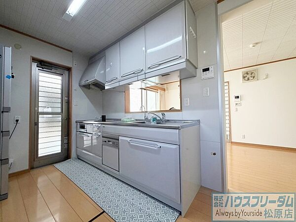 収納力があり家事がはかどるキッチン
