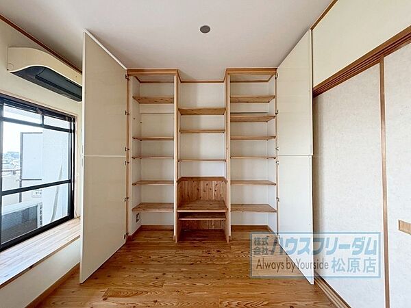 冬物や普段使わない物もスッキリ収納できます♪