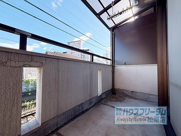 屋根付きで急な雨でも安心です。