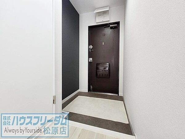 すっきりとした玄関廻り