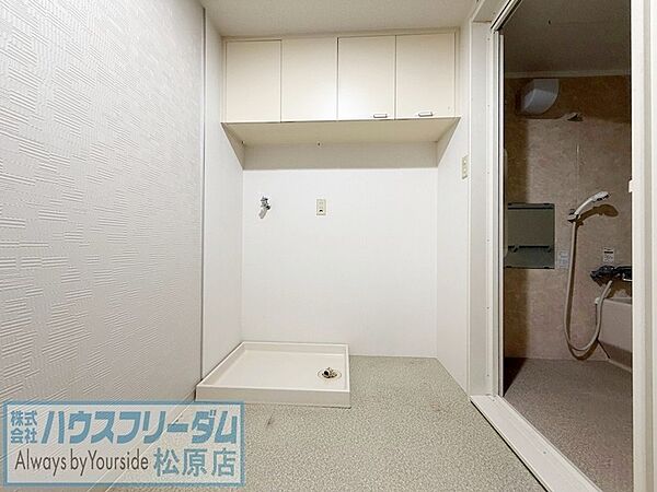 収納たっぷりございますのでスッキリ片付きますよ！