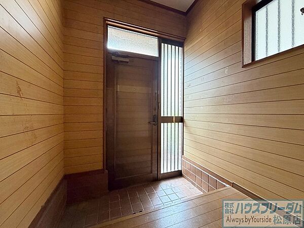 広々とした明るい玄関は気持ちがいいですね♪