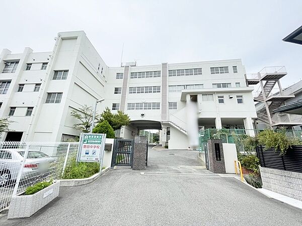 羽曳野市立誉田中学校