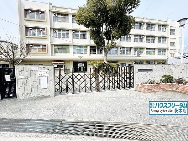 羽曳野市立高鷲中学校