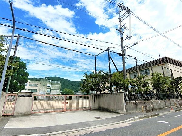 東大阪市立孔舎衙小学校
