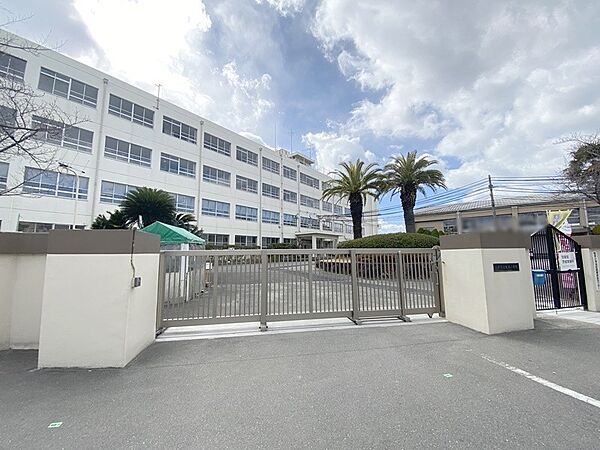 高槻市立柱本小学校