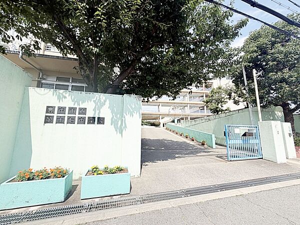 豊中市立第十七中学校