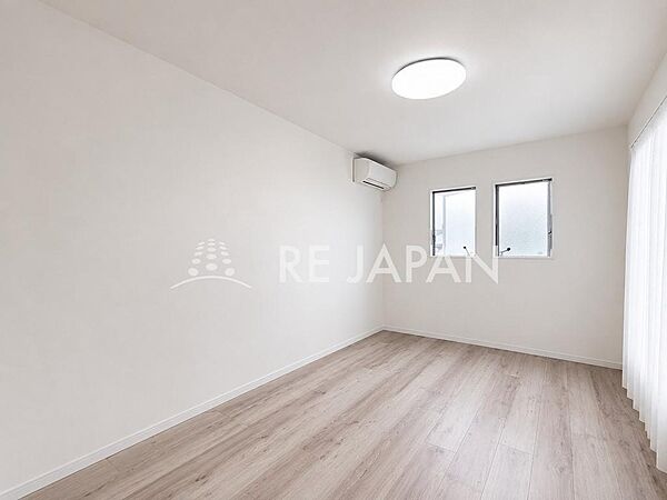 ウォークインクローゼット付きの７．５帖の主寝室です(^_-)-☆※写真はAIにて一部加工しております。