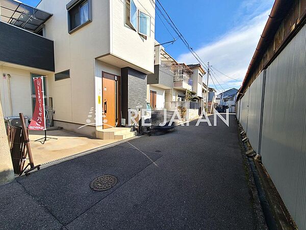 周辺はお車の通りも少なく、弥刀東小学校徒歩６分、弥刀中学校徒歩７分ですので、お子様の通学も安心ですよ(^^)/