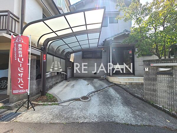 カーポート付きの駐車場です(^_-)-☆