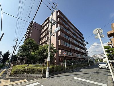 外観:〜ファミール八尾・桜ヶ丘壱番館〜○平成7年建築!○近鉄大阪線【近鉄八尾駅】まで徒歩11分! 外観:〜ファミール八尾・桜ヶ丘壱番館〜○平成7年建築!○近鉄大阪線【近鉄八尾駅】まで徒歩11分!