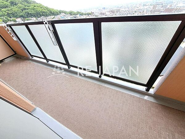 南西向きのバルコニーです(^^)/