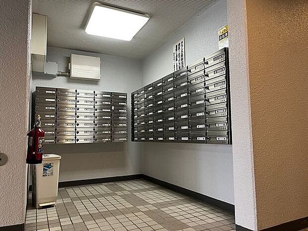 【集合ポスト】郵便物を受け取るための郵便受けも、きちんと管理されています。
