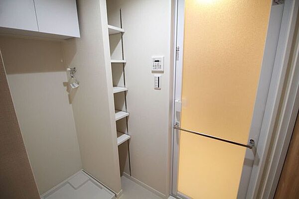 1日の始まりと終わりを心地よく演出してくれる、多彩な機能が備えられたパウダールーム。心地よいリフレッシュ空間です。